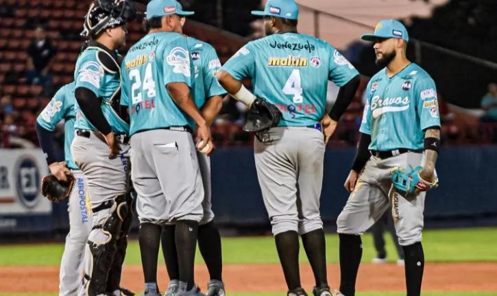 Bravos dividió en Barquisimeto ante Cardenales