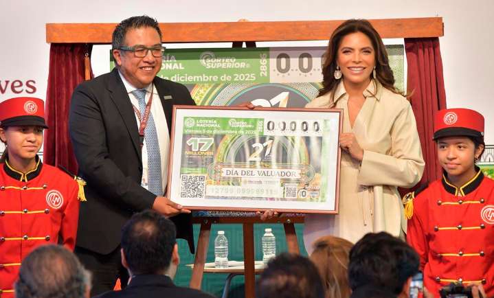 Conmemoran Lotería Nacional e Indaabin Día del valuador con billete