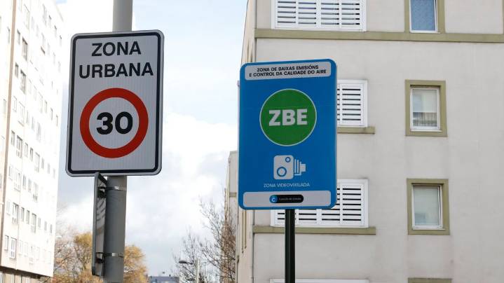 La DGT y las ciudades apuestan por el coche compartido y el alquiler por horas frente a su uso individual