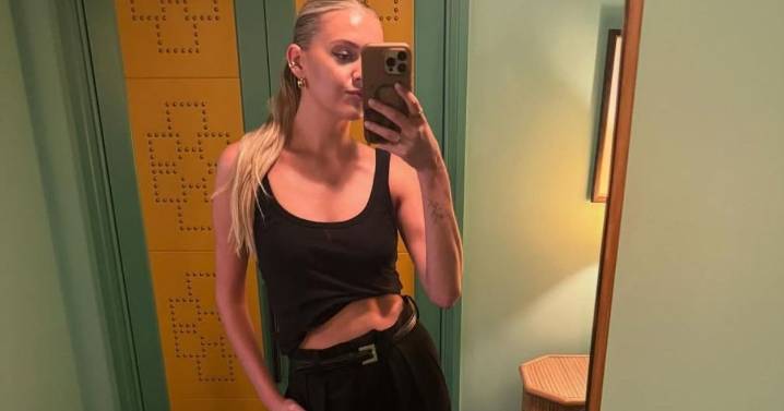 Kelsea Ballerini Wears Baggy Hoodie & Tiny Shorts As Winter Staple