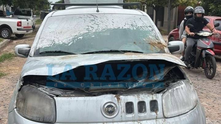 Incendio de un automóvil sobre la calle 78