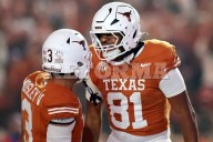 Derrotan Longhorns a Aggies;  a esperar resultados