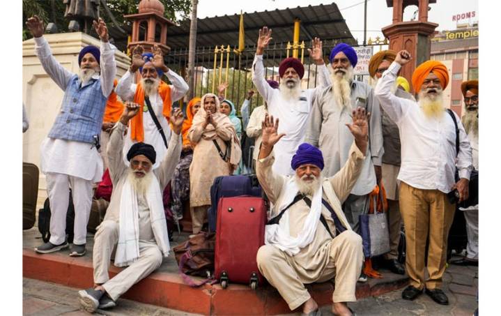 Indian Sikhs arrive in Pak to attend events related to Guru Nanak Dev’s birth anniversary