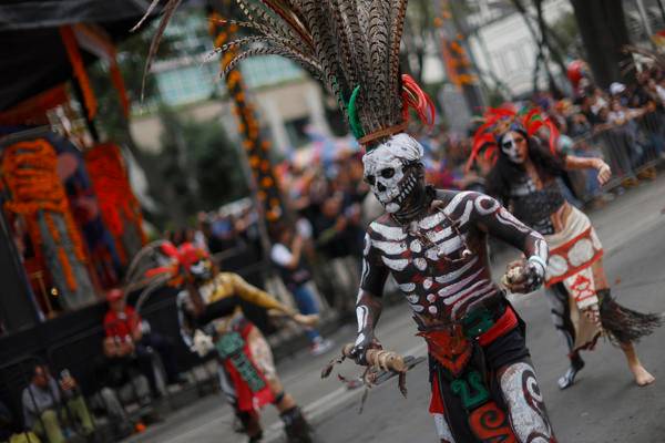 México celebró el día de los Muertos con desfile y festividades