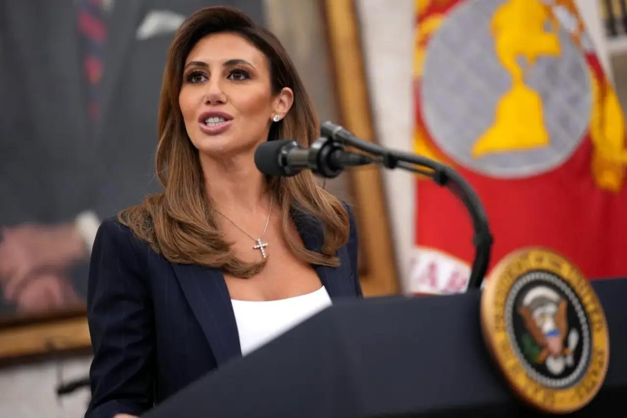 Un hombre intentó confrontar a la fiscal federal Alina Habba y dañó la oficina, según el Departamento de Justicia