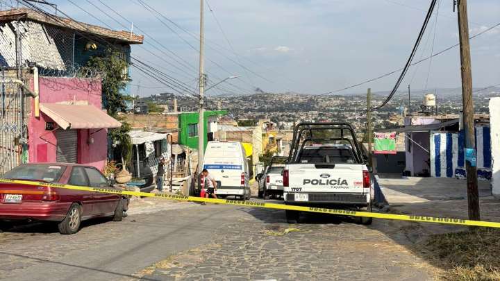 Pelea entre hermanos termina en tragedia: hombre fallece de un disparo en la casa de sus padres en Tlaquepaque