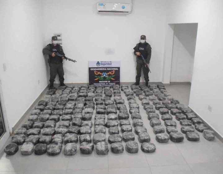Aguas Blancas: Incautaron 187 kilos de marihuana y 672 kilos de hojas de coca