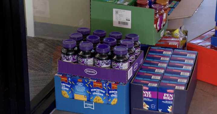 'How can I serve them best?': Vanguard Academy students help fight hunger