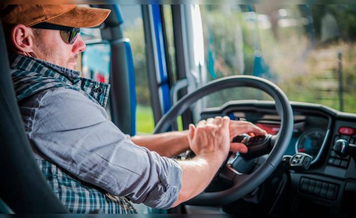 Estados Unidos aplica cinco nuevas reglas de tránsito para conductores que entran en vigor desde este noviembre