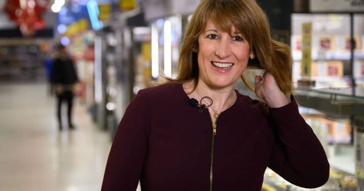 Labour 'cash grab' as households face 'unlimited' council tax bills