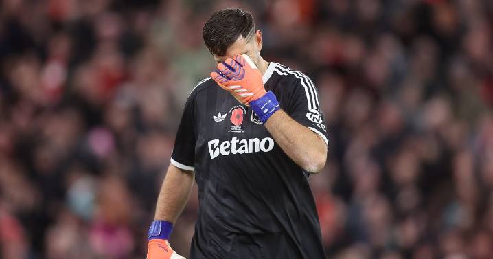 Unai Emery responds to Emi Martinez mistake and pinpoints responsibility