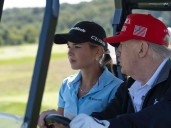 La nieta de Trump debuta en la LPGA y el mundo mira si su swing