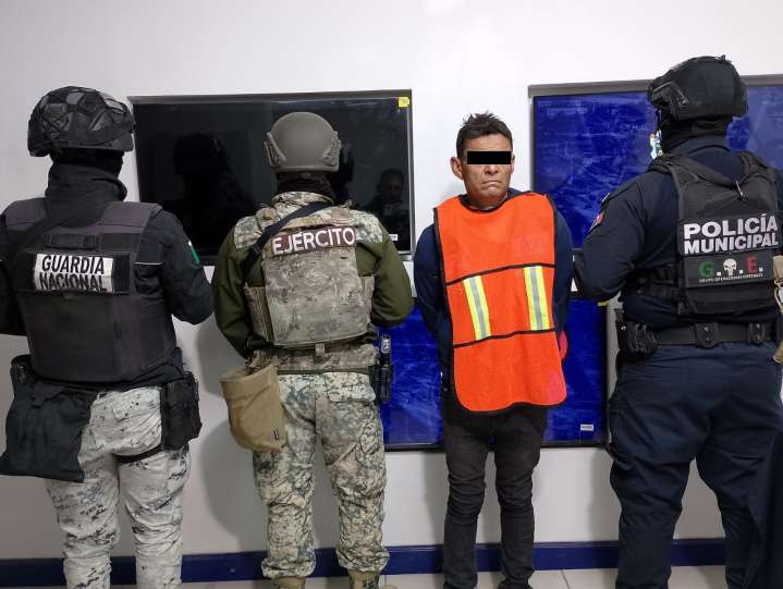 Cae con un arma hechiza y varios cartuchos útiles