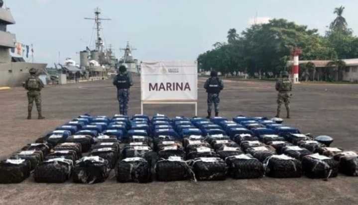 Aseguran 2.5 toneladas de cocaína frente a costas de Michoacán