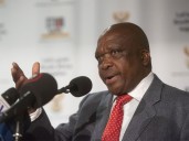 Sudáfrica urge al G20 financiar sistemas sanitarios universales