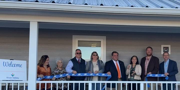 River Valley Health holds ribbon-cutting ceremony to celebrate opening of GetWellNow walk