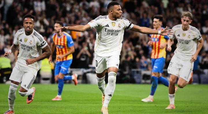 Con doblete de Mbappé, Real Madrid goleó 4-0 a Valencia y es único líder de LaLiga