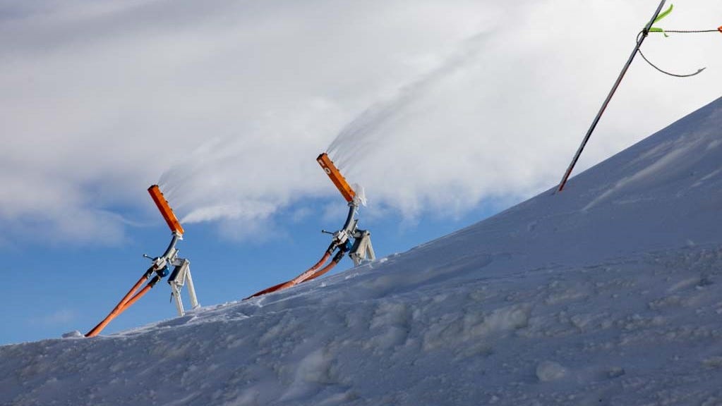 Thanksgiving ski tradition returns as Jay Peak, Killington prepare