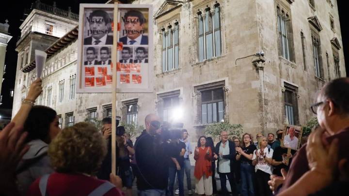 Mazón pacta su salida con Feijóo sin contar con la cúpula del PP valenciano