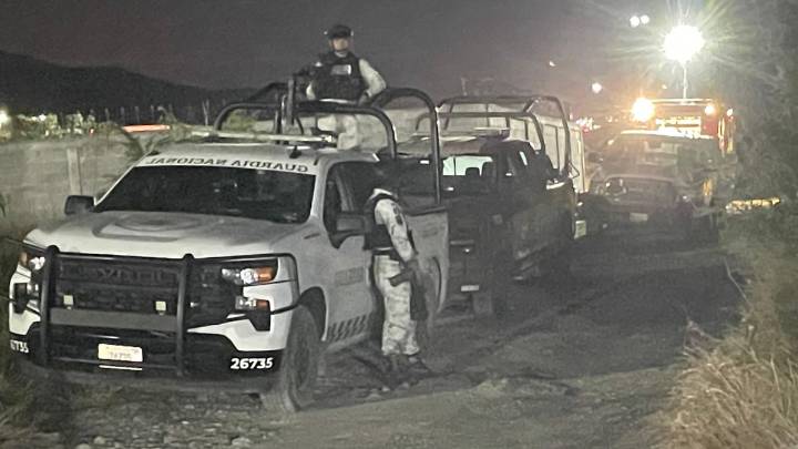 Toma clandestina provoca flamazo en terreno en Santa Catarina, Nuevo León