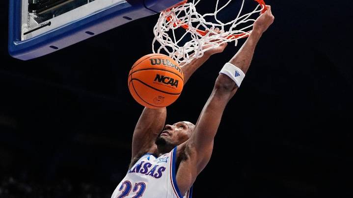 Peterson scores 21 points in 22 minutes in debut to lead No. 19 Kansas past Green Bay 94