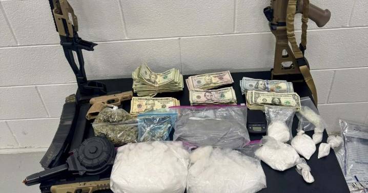 Scott County deputies seize 4 pounds of meth, fentanyl and firearms in traffic stop