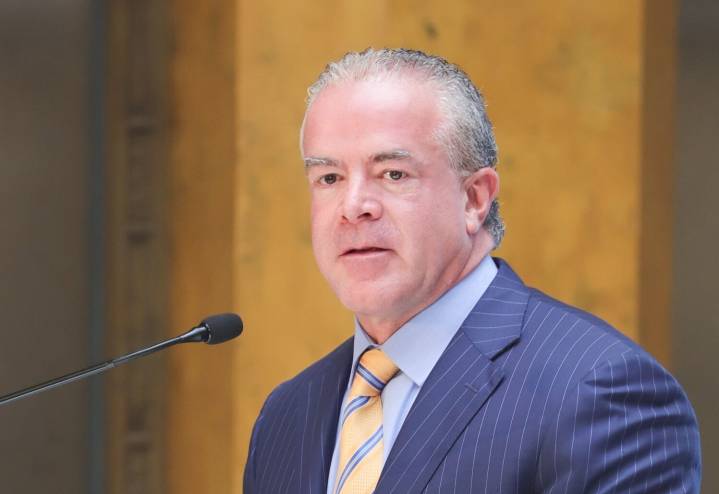 Pacta Raúl Rocha, dueño de Miss Universo, ser testigo colaborador de FGR