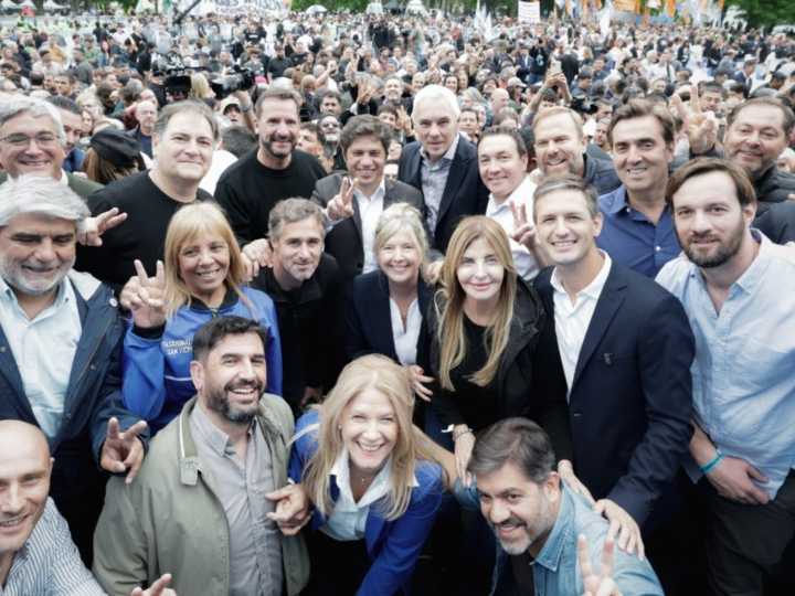 Los intendentes que responden a Axel Kicillof salen a cruzar a Cristina Kirchner: "La decisión de desdoblar las elecciones fue acertada"