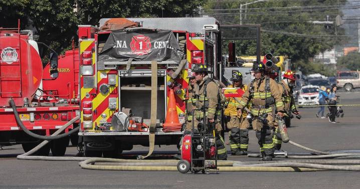 Incendio deja calcinado camión de ruta