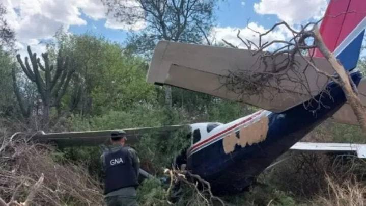 Detuvieron en una terminal de micros a los pilotos de la avioneta narco que se estrelló en Salta