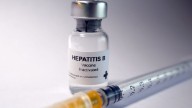Prevención de la hepatitis B en peligro: Comité antivacunas amenaza la salud pública