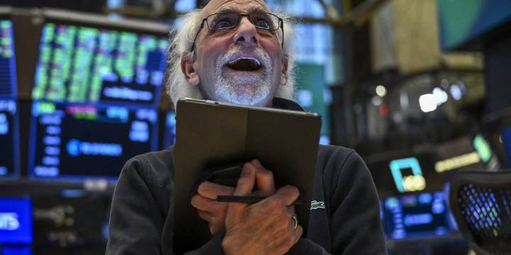 Investors are still whistling past the graveyard amid Nvidia selloffs and a dragging government shutdown