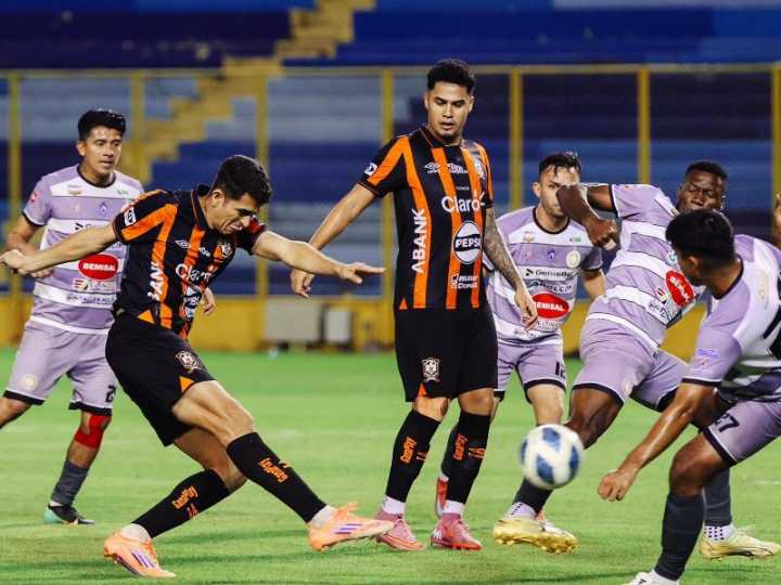 Firpo, FAS y Águila ganan en la ida de los cuartos de final del Apertura 2025