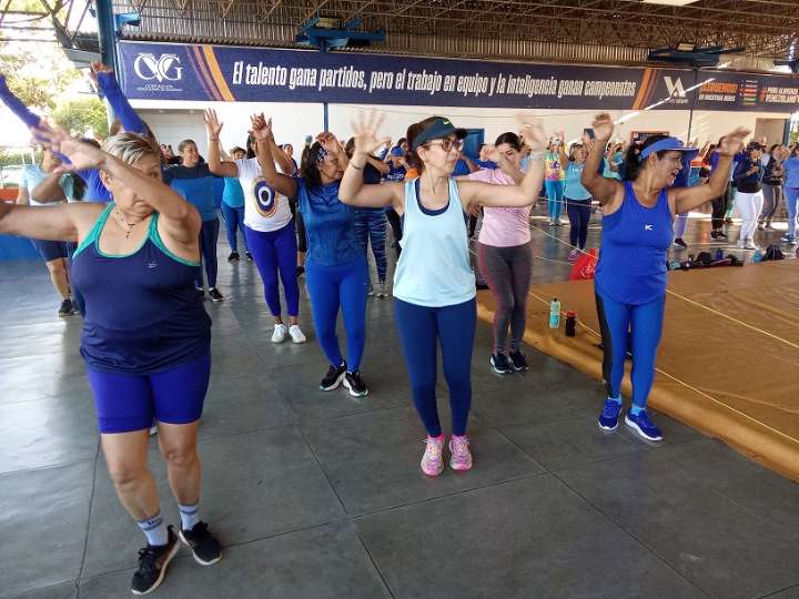 Cumplida con éxito la Súper bailoterapia a beneficio de la...