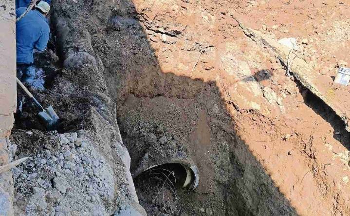 Reemplazan tramo de tubería en Atizapán