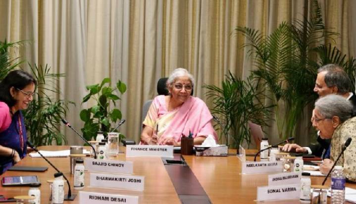 FM Sitharaman Holds First Pre-Union Budget Consultations With Leading Economists