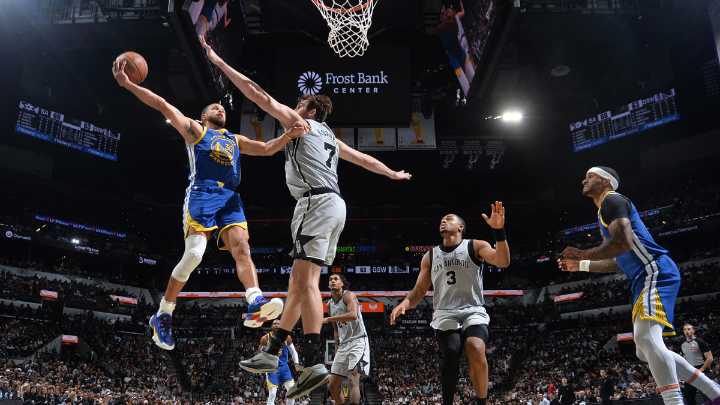 Warriors observations: Steph Curry drops epic 49 to stun Spurs
