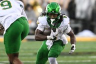 No. 8 Oregon minding its own business with Minnesota in sight