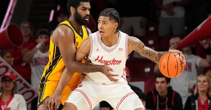 Kingston Flemings, Emanuel Sharp each score 19, No. 1 Houston beats Oakland 78