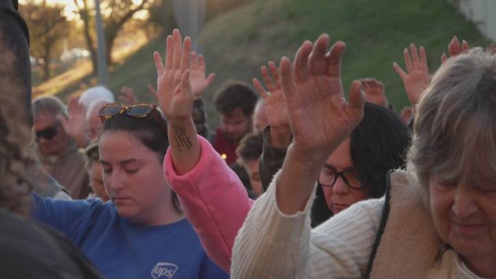 Hundreds gather in Louisville for vigil honoring victims of deadly UPS plane crash