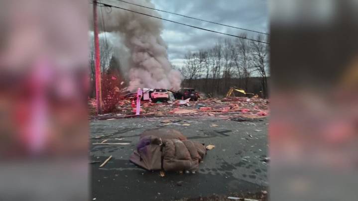 Explosion levels Oakland home; one man hospitalized