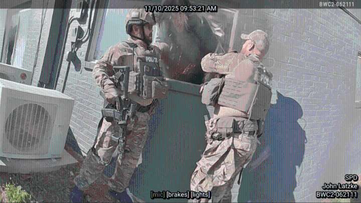 Man sets his own apartment on fire before being arrested