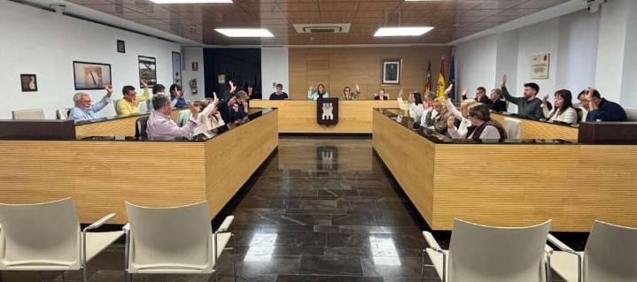 El ple d'Almassora s'uneix en suport a totes les accions per a erradicar la violència de gènere i protegir les víctimes