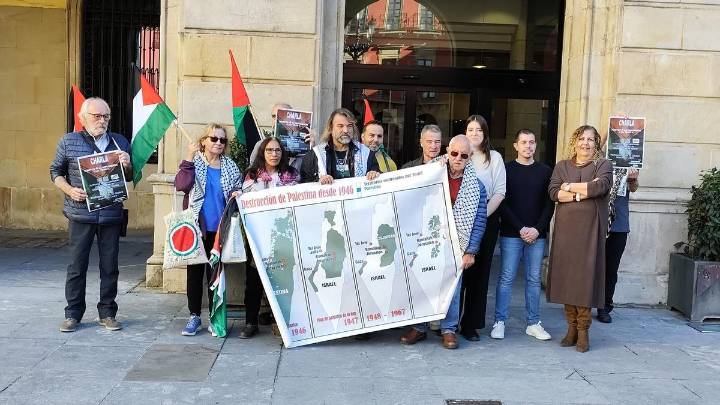 El mensaje de un activista de la flotilla de la libertad desde Gijón: "No hay que bajar los brazos, el genocidio en Palestina sigue"