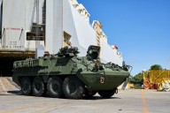 Argentina: Llegaron al país los primeros Stryker 8x8 blindados (Imágenes)