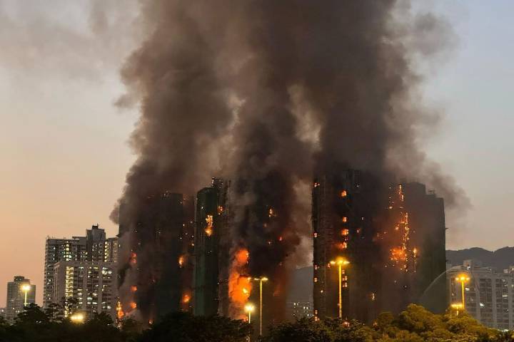 Incendio en un edificio en Hong Kong: hay por lo menos cuatro muertos y varias personas atrapadas