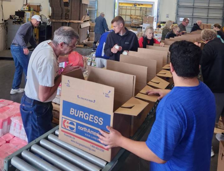 Uptown Kiwanis Club of Riverside participates in holiday projects