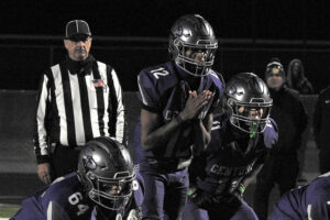 Century digs itself into and out of hole in dominant round