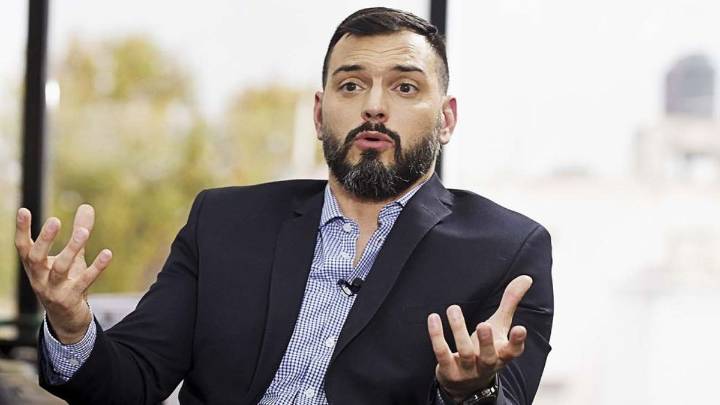 Polémica: Álvarez Agis propuso cobrar un impuesto al efectivo y Milei le salió al cruce tildándolo de "ladrón"