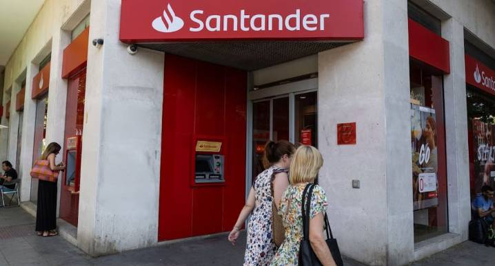 Santander y BBVA entre bancos que aplicarán el “compromiso danés” en seguros, ¿de qué se trata?